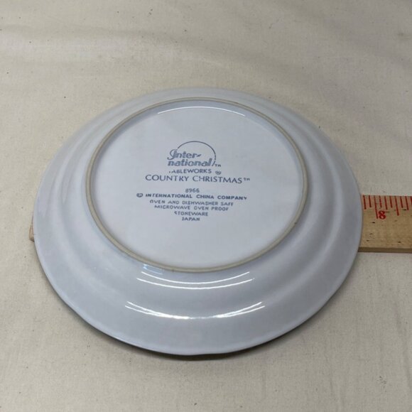 2 International Country Christmas Salad Plates Goose Snowman Cat Cow 7 5/8” - Picture 5 of 5